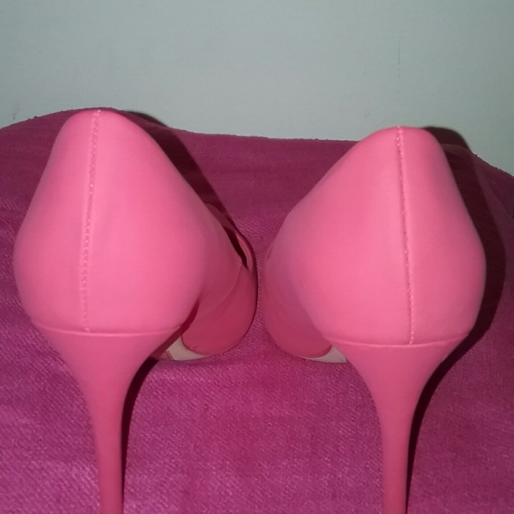 Pink Heels - Picture 3 of 4